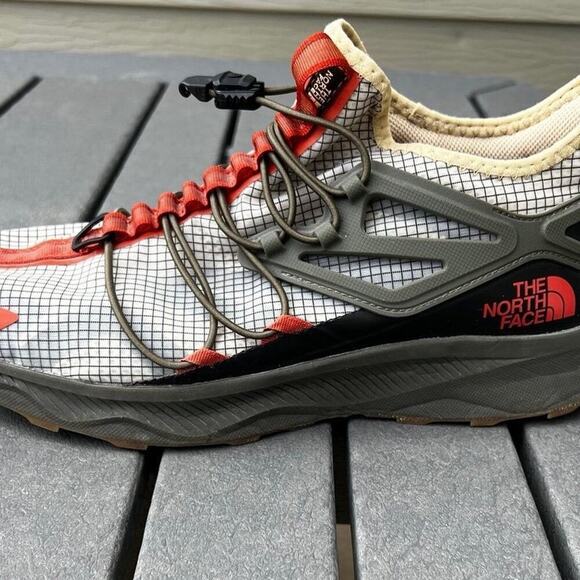 The North Face Oxeye tec hiking shoes. Men's size 10 - Picture 2 of 9